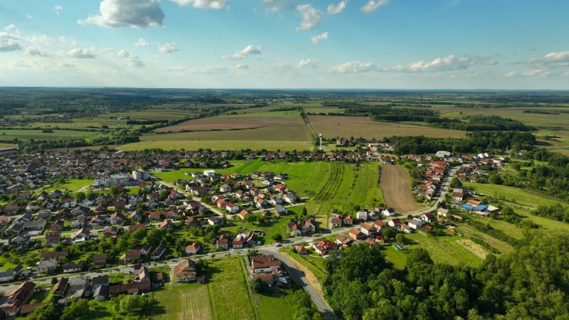 Aerial photograph showcasing the scenic town of Garešnica, Croatia during summer.
